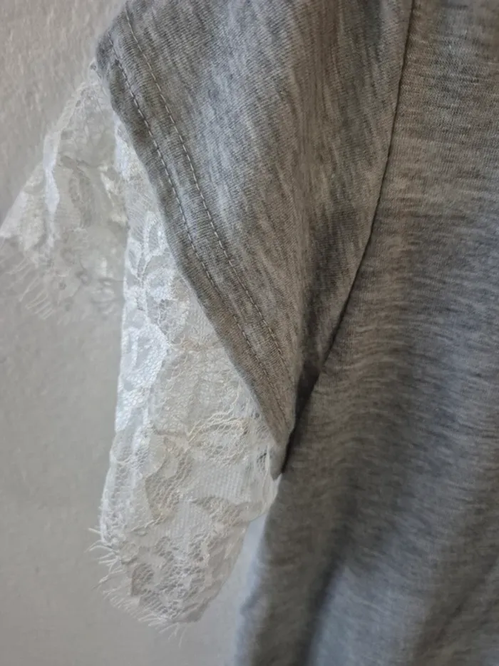 Tee shirt neuf - photo numéro 2