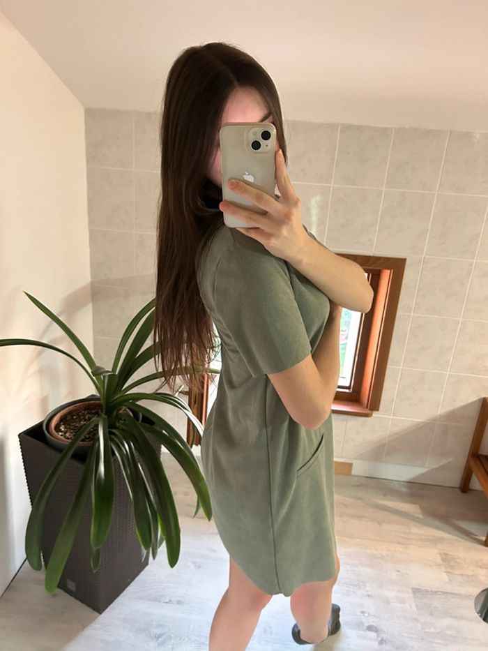 Robe manches courtes col montant douce verte Zara - photo numéro 5