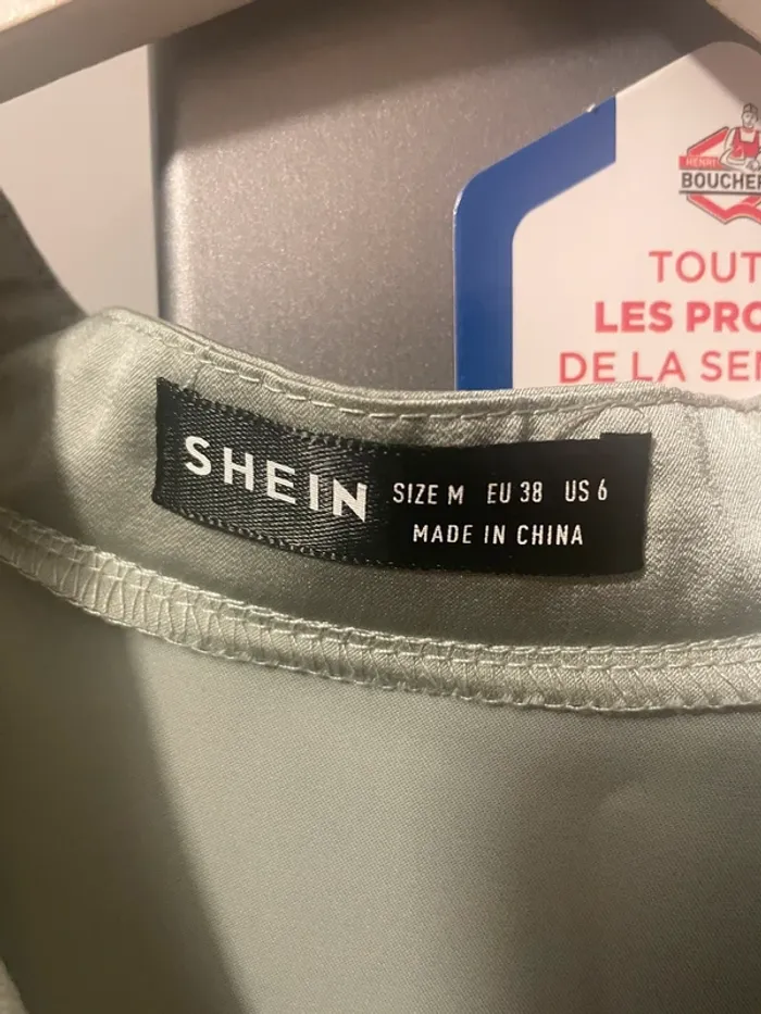 Haut vert eau sans manche - photo numéro 2