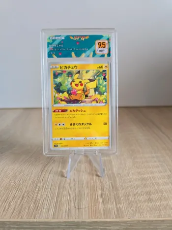 Carte gradée SFG Pikachu 9.5