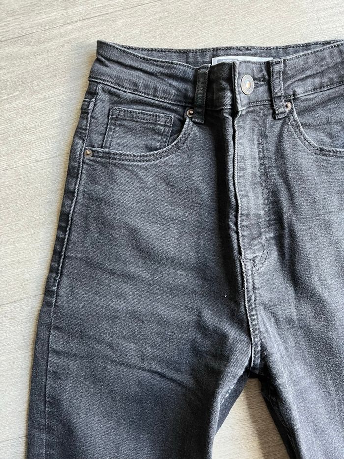 Jean taille haute flare noir Bershka T34 - photo numéro 2