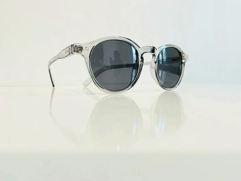 Lunette de soleil mixte ronde grise transparente verres gris UV protection catégorie 3