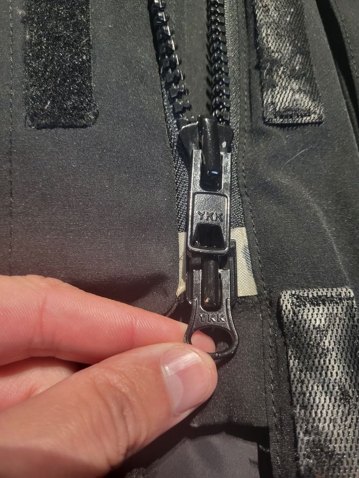 Canada Goose Expedition Parka – Modèle iconique 4565L – Femme – Taille M – Noire - photo numéro 8