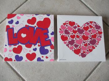 Lot de 2 petites toiles peintes à la main (Love et coeurs)