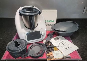 Thermomix TM6 blanc + accessoires le tout en parfait état aucun défaut quelconque