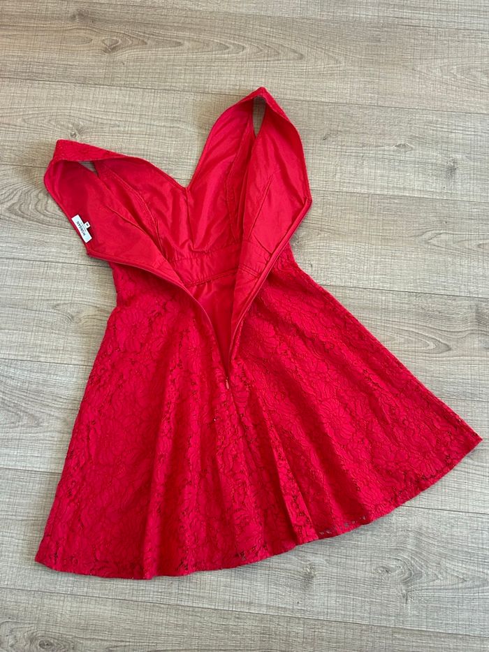 Robe rouge en dentelle sans manches Morgan taille 36 jamais portée - photo numéro 8