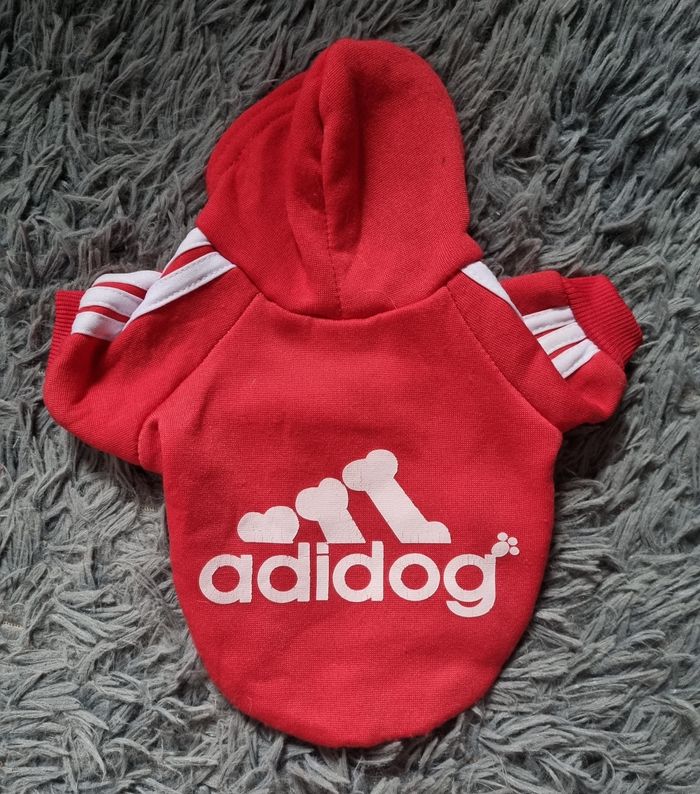 Pull rouge à capuche taille XS chien ou chat