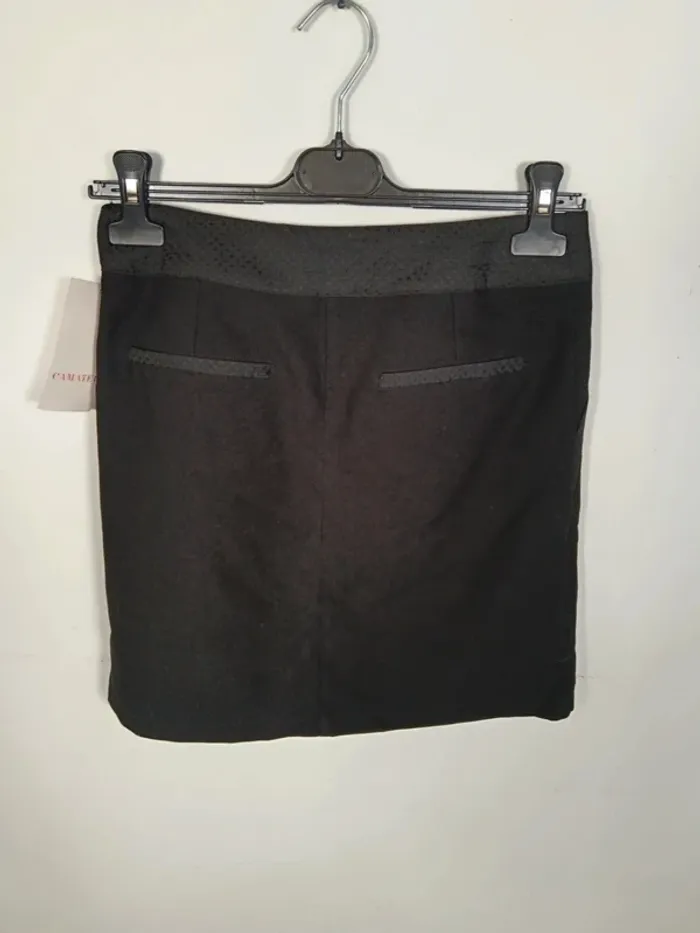 C15 jupe noir Camaïeu 36 - photo numéro 2