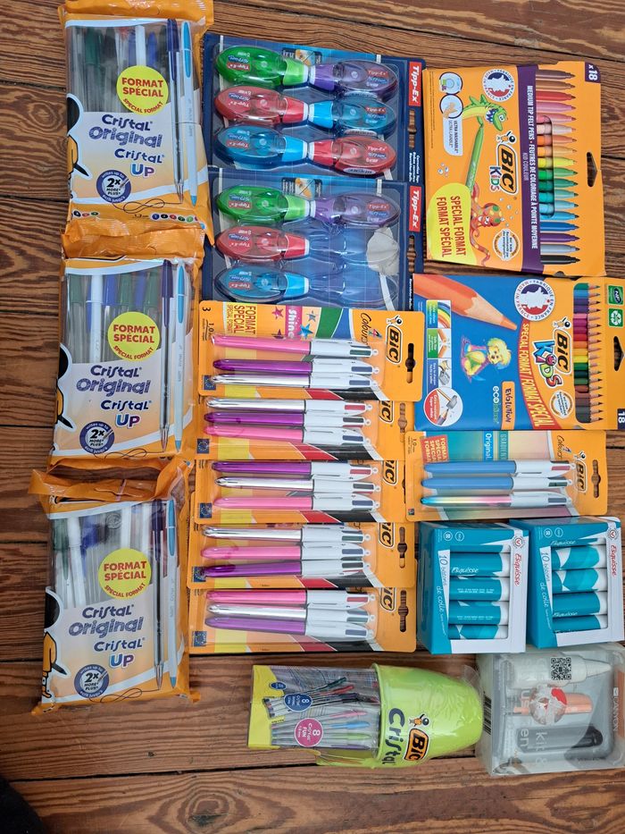 Grand Lot de Plus de 300 Articles Scolaires — Cahiers, Stylos, Calculatrices, et Plus ! - photo numéro 7