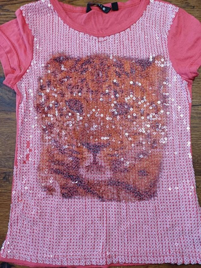 Tee-shirt manque quelque sequins