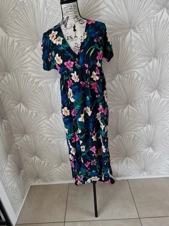 Jolie robe longue fleuris taille 36/38