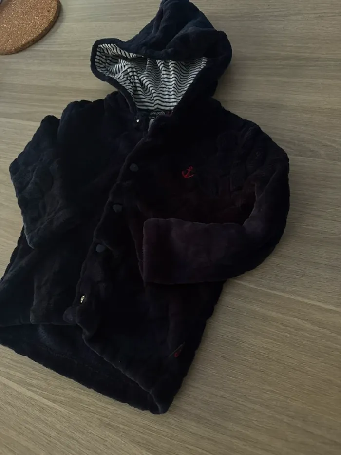 Veste douce à capuche  3 ans