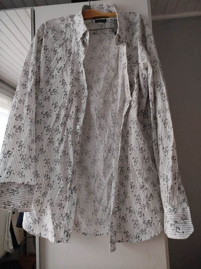 Chemise homme cintrée 43/44 neuve