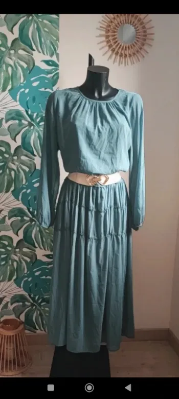 Longue robe fluide avec transparence taie 36
