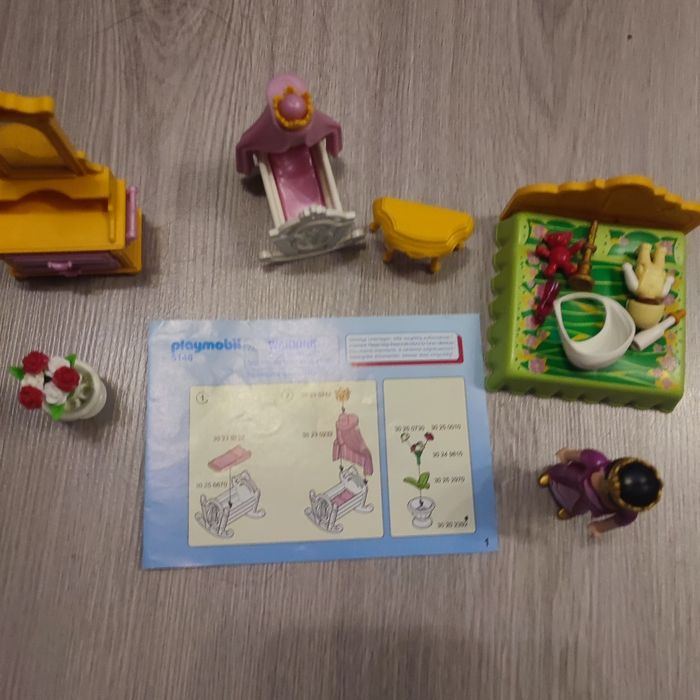 Playmobil 5146 chambre de la reine avec berceau manque le tapis