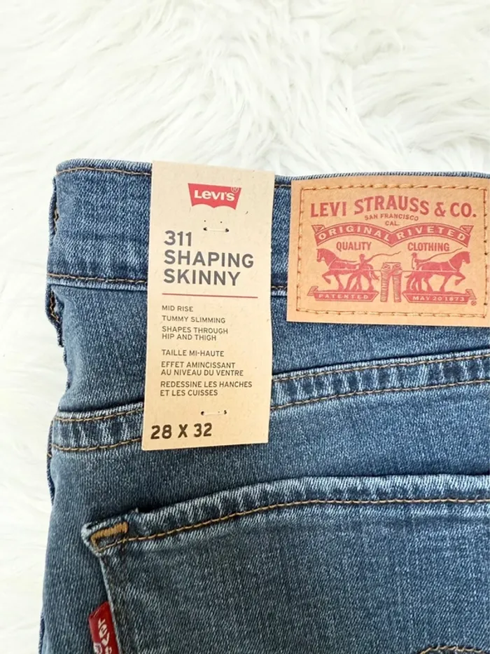 Jean Levi’s 311 Shaping Skinny – Taille 28/32 – bleu denim – Neuf avec étiquette - photo numéro 7