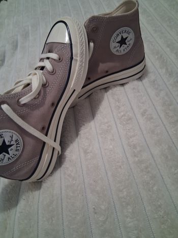 Converses montantes neuves 