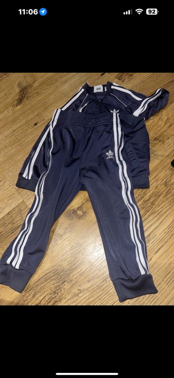 Jogging adidas