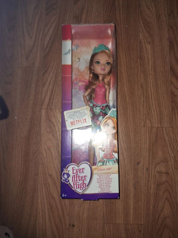 Poupée ever after high ashlynn Ella