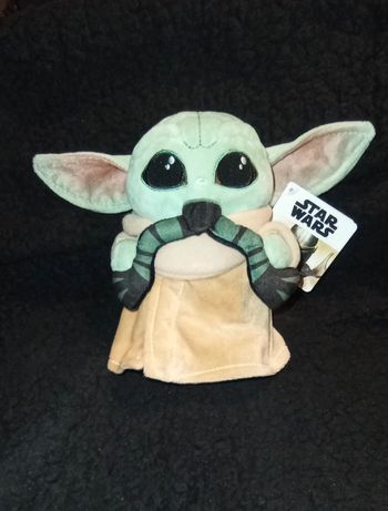 Belle Peluche Rare et Neuve Bébé Yoda Stars Wars grenouille Sorgan Disney Officiel