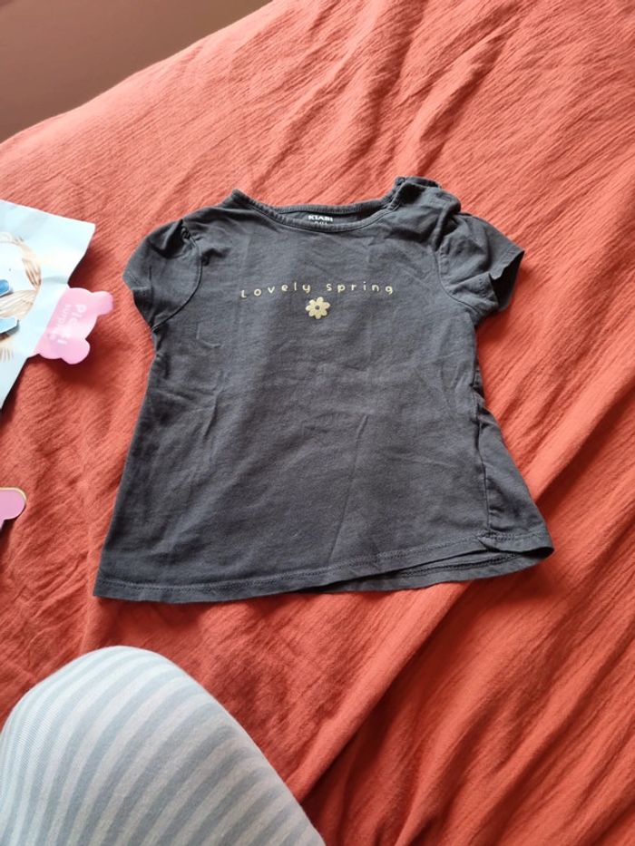 T-shirt marron kiabi 24 lois très bon état
