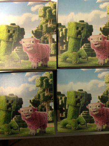 Lot 4 boîtes jeux Mac donalds Minecraft