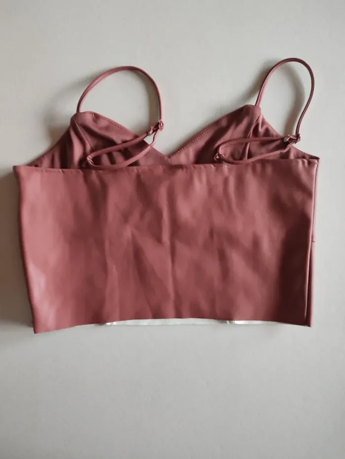 Top court Amisu - photo numéro 3