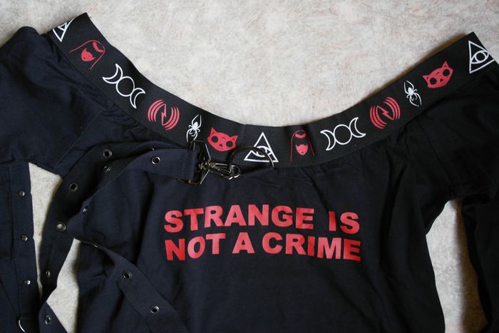 T-shirt Emily the Strange - taille S - photo numéro 7