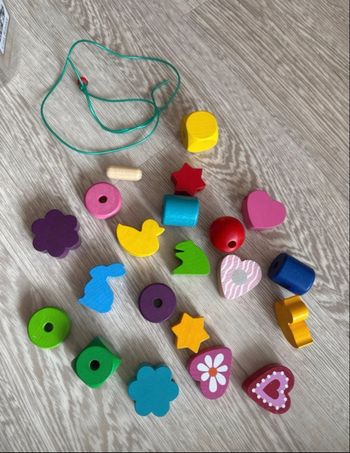 Lot perles en bois A partir de 18 mois