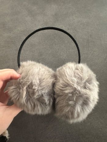 Cache oreilles en fausse fourrure noir et gris TU