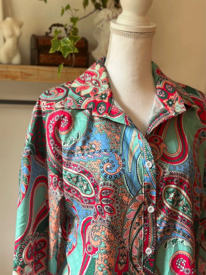 Chemise imprimé paisley multicolore tons turquoise, rouge et rose taille M - photo numéro 3