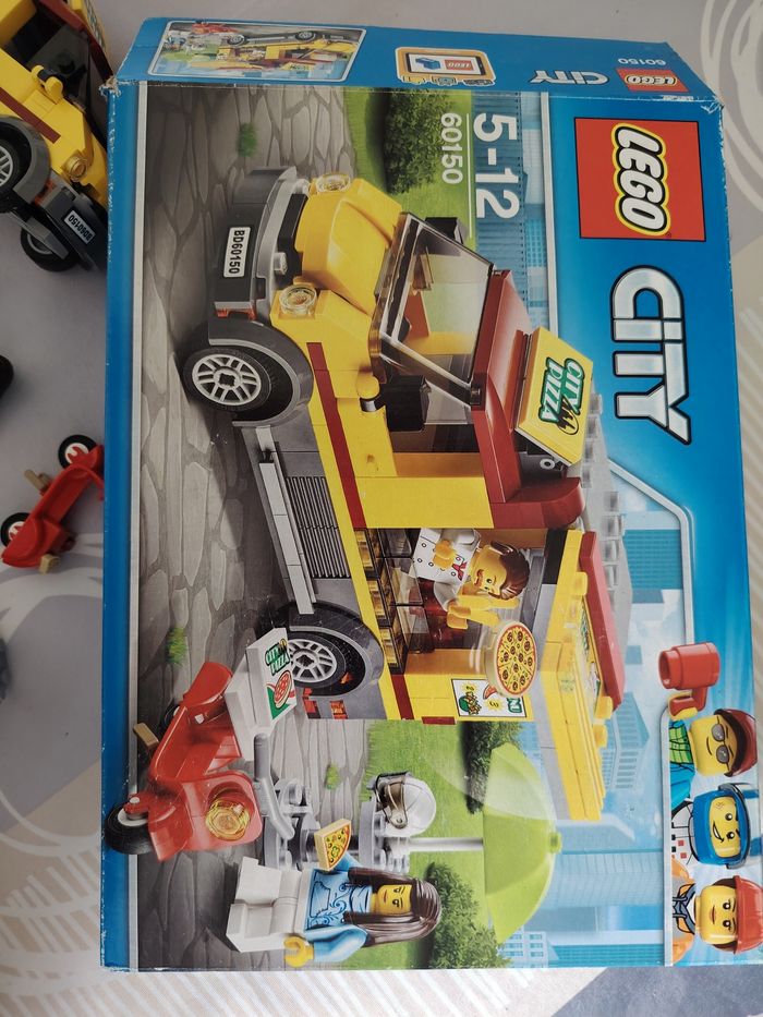 Lego city camion pizza - photo numéro 2