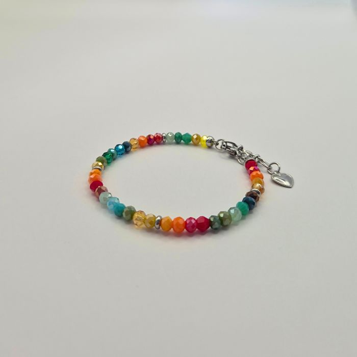 Bracelet argenté petites perles multicolores couleurs estivales - photo numéro 2