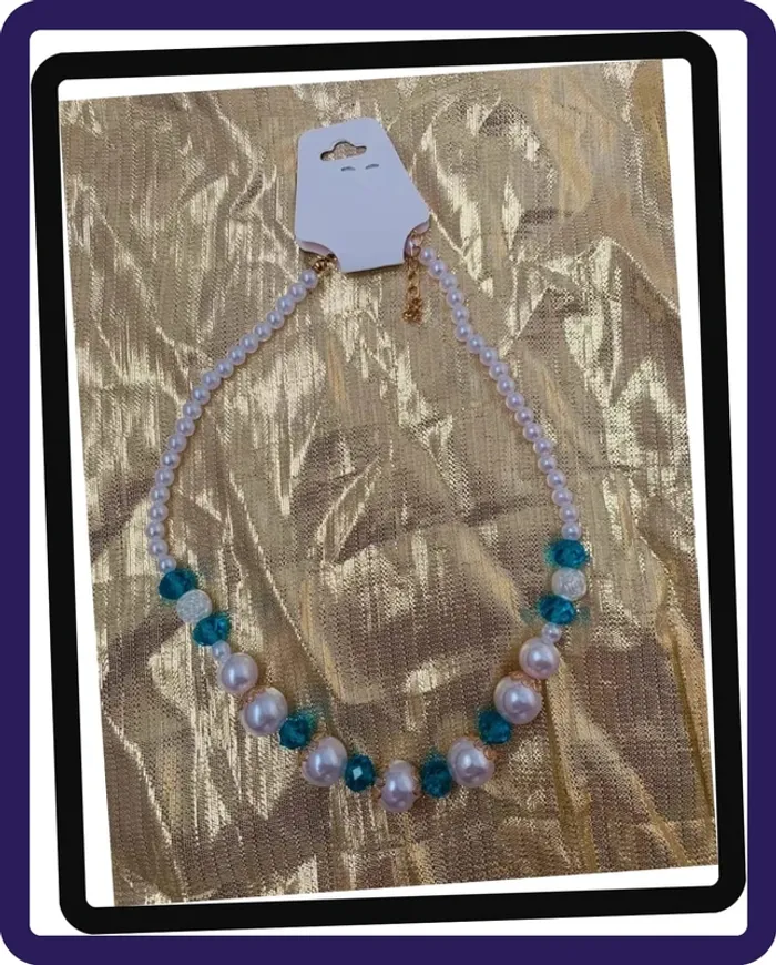 collier fantaisie perles blanches et turquoises