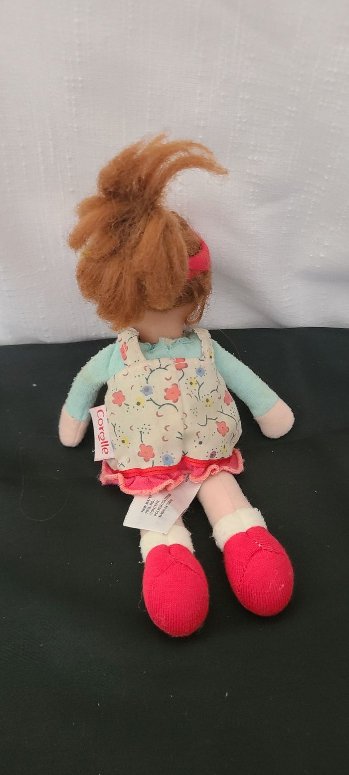Poupee mini doucette de Corolle robe avec coeurs 2009 - photo numéro 2