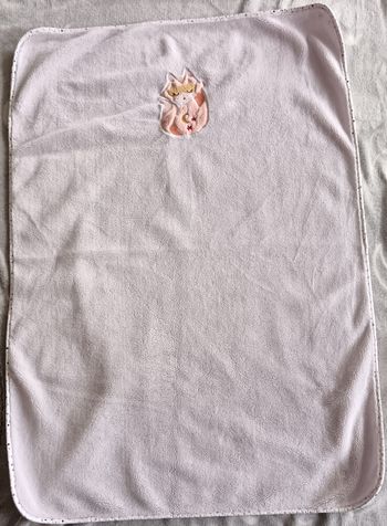 Couverture fille Carré Blanc