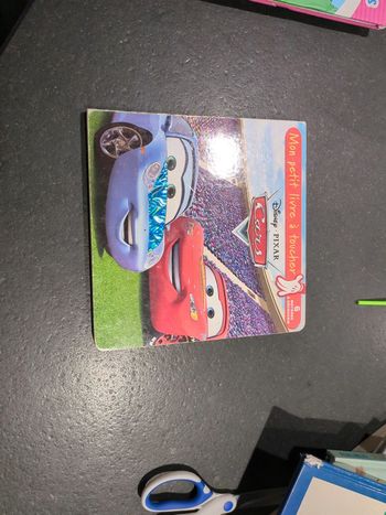 Livre a toucher cars
