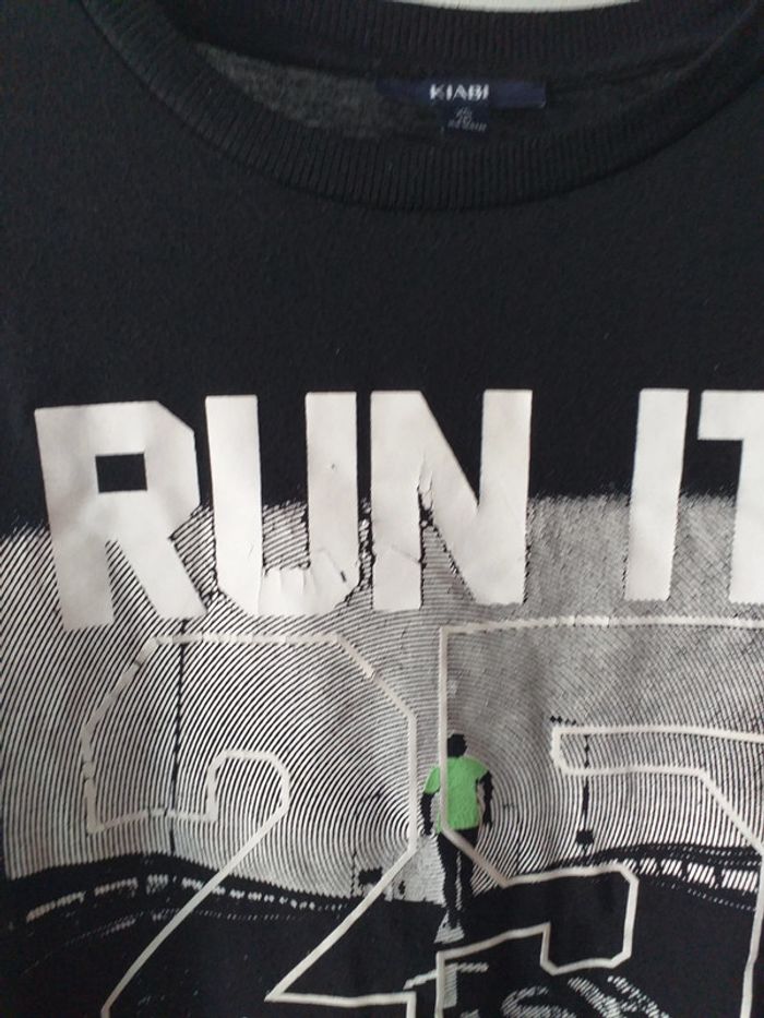 Tee-shirt avec inscription noir - photo numéro 3