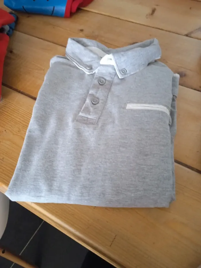 lot deux t shirt manches longues okaidi 8ans - photo numéro 3