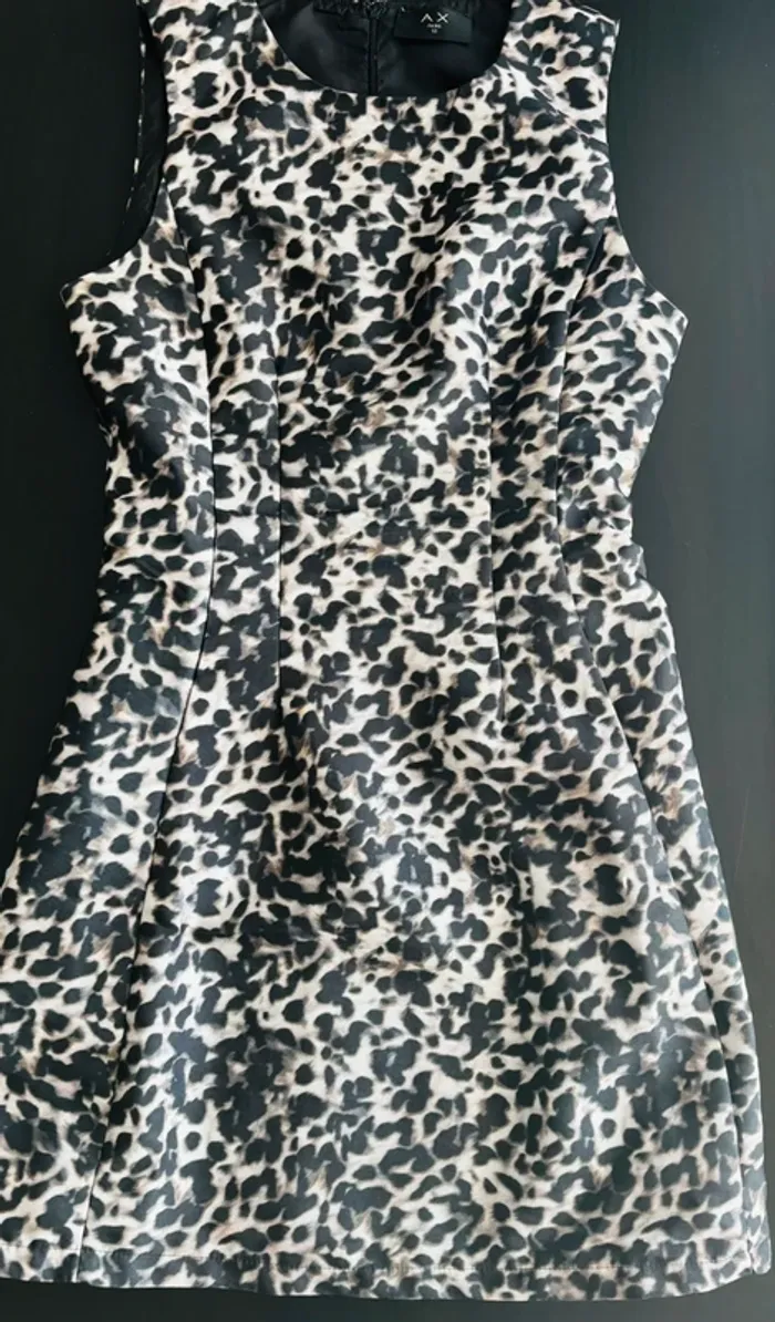 Robe courte imprimé léopard AX taille 38 - photo numéro 2