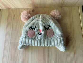 Bonnet chaud couvrant les oreilles