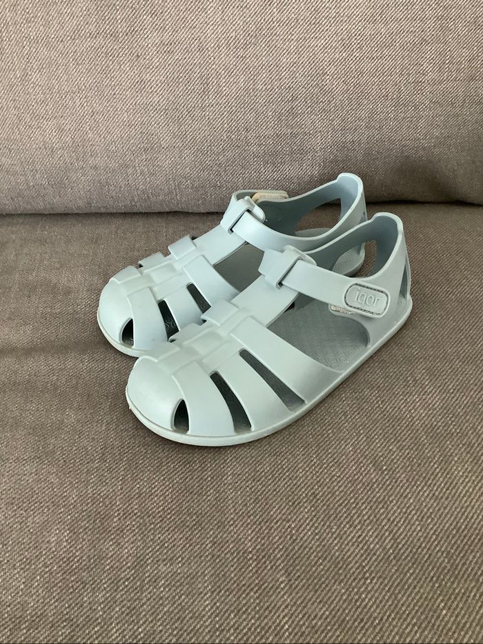 Sandale pied nu barefoot enfant