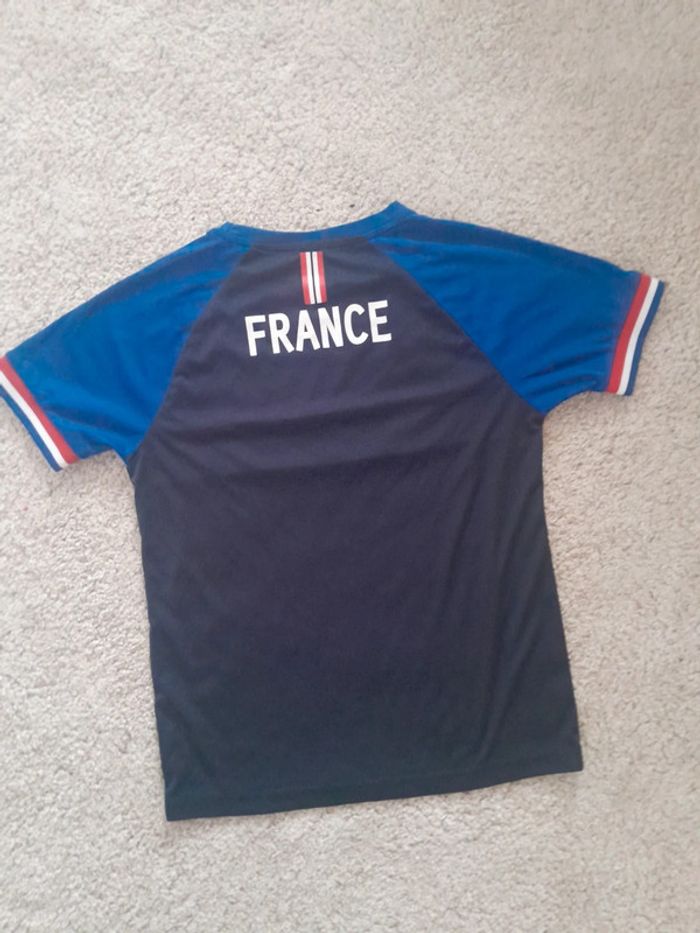 T-shirt foot-France-taille 14 ans -très bon état 💞 - photo numéro 2