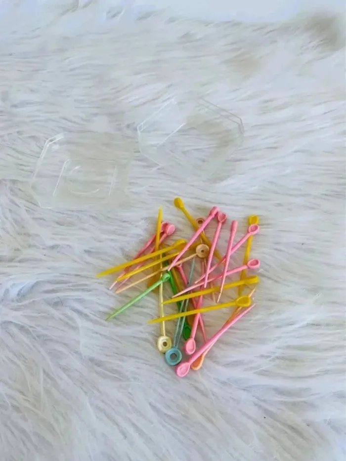 25 épingles à bidoudis vintage