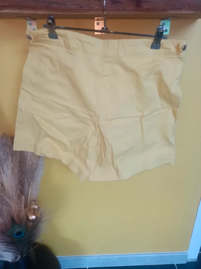Short jaune Kiabi taille XL en très bon état - photo numéro 7
