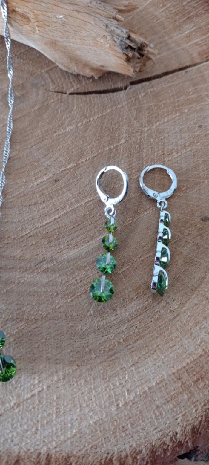 Collier et boucles d'oreilles - photo numéro 2