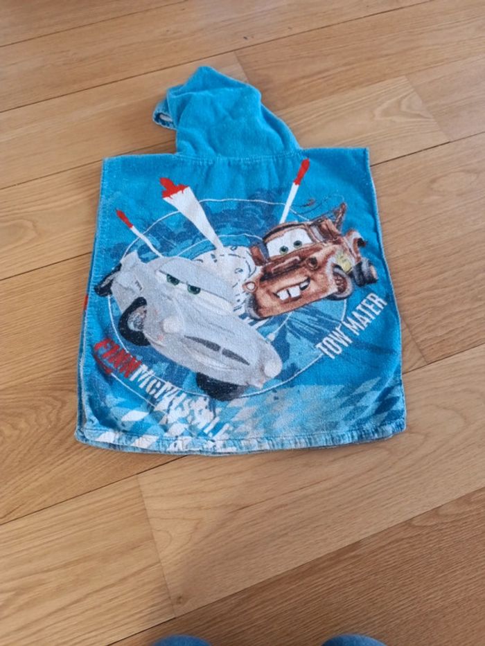 Jolie serviette à capuche cars Disney - photo numéro 2