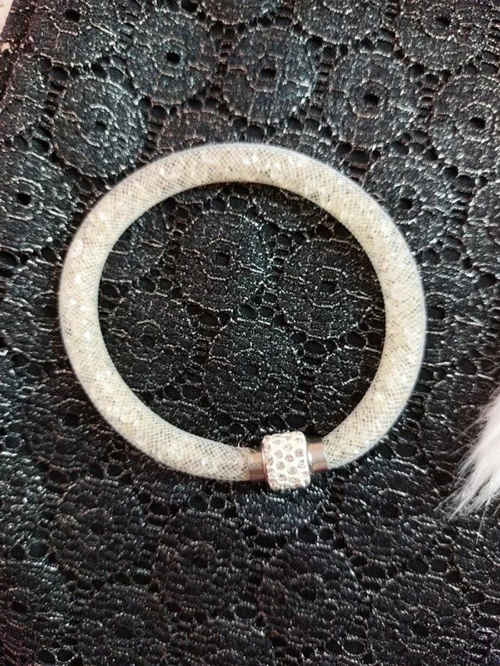 Magnifique bracelet avec filet transparent et perles - photo numéro 3