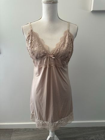 Nuisette en dentelle rose nude T42/44 XL/XXL