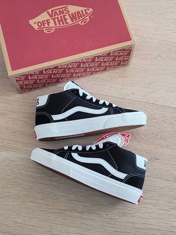 Baskets chaussures Vans old Skool montantes noir taille 34.5 neuves 